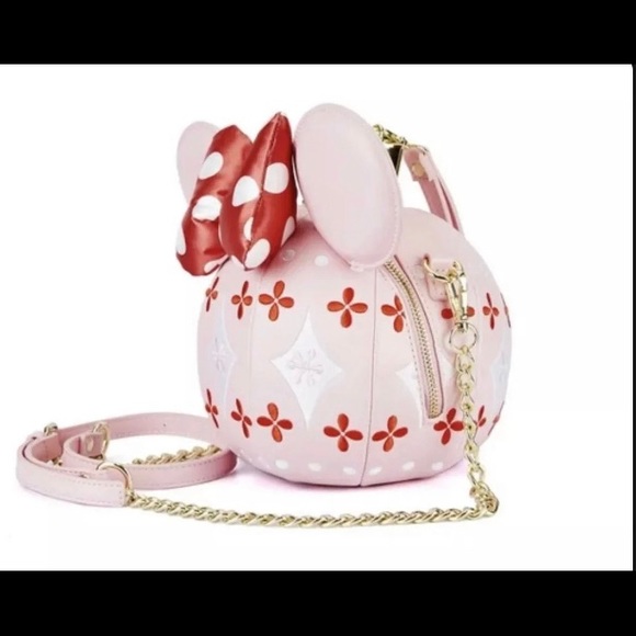 24HR DROP ⬇️ LF Stitch Shoppe Minnie Mouse Ornament crossbody & pin included - Picture 7 of 8